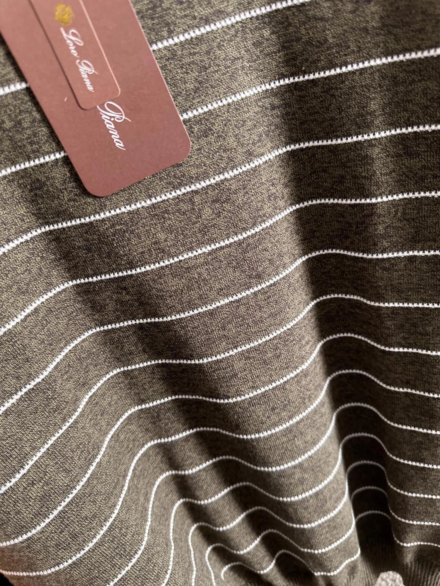Next day shipment LP high quality Loro Piana 26ss New Arrival men's short-sleeved T-shirt Made of combed cotton yarn knitted cotton fabric, no pressure when entering and exiting the counter Exclusive control of raw materials It feels substantial when weighed, and the upper body is more textured than ordinary T-shirts. This texture can cope with the weather easily and is suitable for both hot and cold! Loose fit design, looks noble. The only correct version is available Size: M to XXX